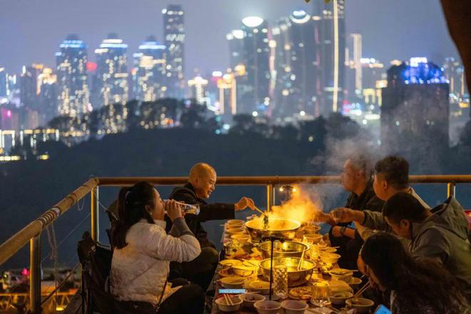 庆火锅“涮出”3千亿大市场麻将胡了游戏热辣滚烫！重(图3)