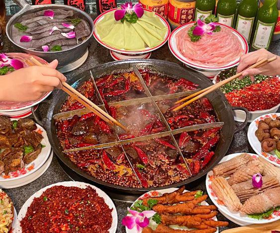 旅游：重庆火锅城市记忆的辣味PG电子麻将胡了旅途贵宾会员